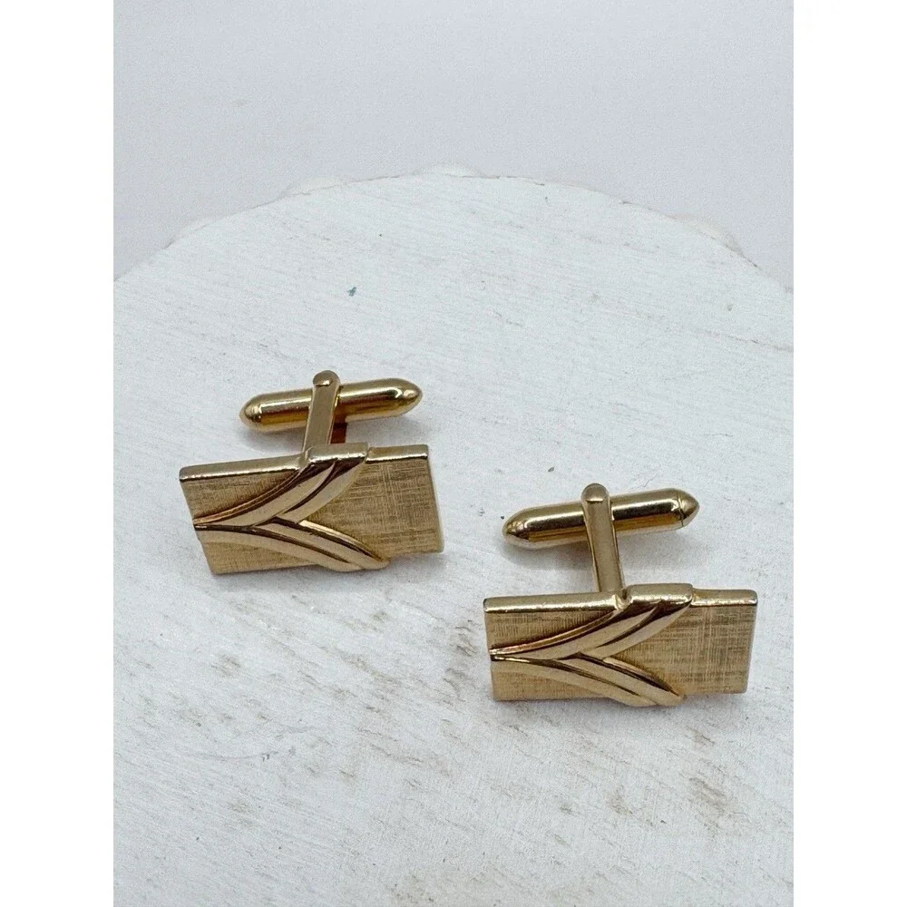 Vintage Swank Gold Tone Cufflinks Chevron Arrow Geometric Rectangle Design